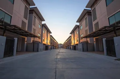 MRT 叻抛71站附近的4房独栋住宅出租，第2张，共5张