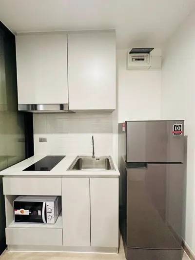 Studio condo for rent near BTS Punnawithi, photo 4 of 5