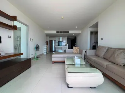 2-bed condo for rent near BTS Khlong San, photo 3 of 5