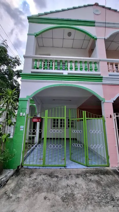 3-bed house for rent near BTS Bang Na, photo 1 of 5