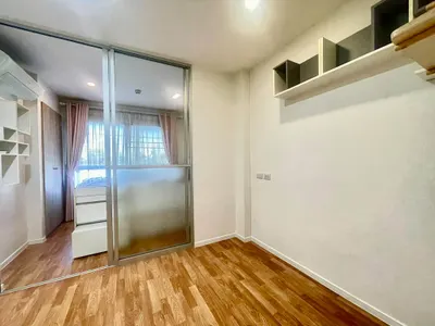Condo for rent at Lumpini Ville Sukhumvit 76-Bearing Station 2, photo 1 of 5