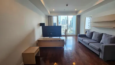 1-bed condo for rent near BTS Phrom Phong, photo 2 of 5