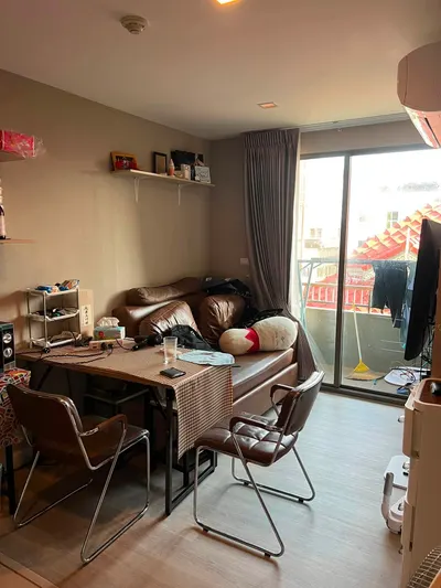 2-bed condo for rent near MRT Huai Khwang, photo 4 of 5