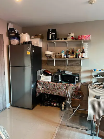 2-bed condo for rent near MRT Huai Khwang, photo 5 of 5