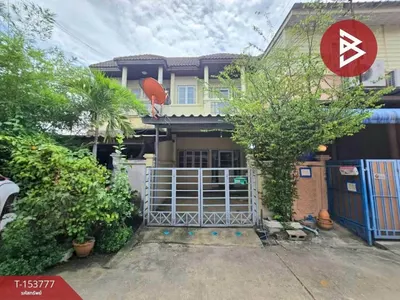 Maison de ville 2 chambres à vendre près de la station MRT Bang Kapi, photo 1 sur 5