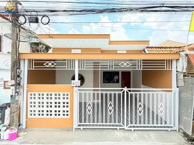 2-bed townhouse for sale near BTS Pu Chao, photo 1 of 5