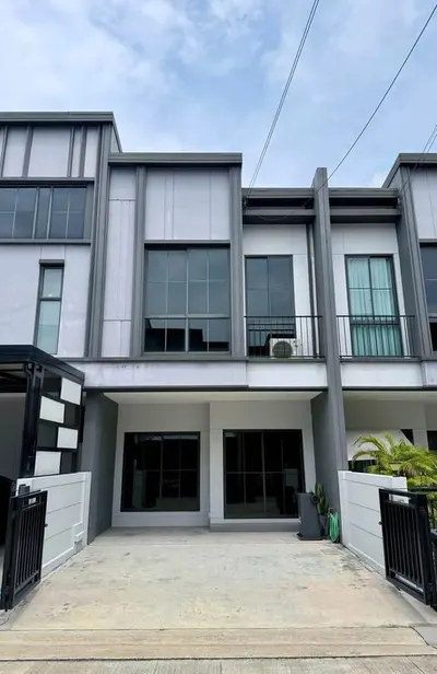 2-bed house for sale near BTS Saphan Mai, photo 1 of 5