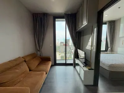 The Edge Sukhumvit 23的1房公寓出租，第1张，共5张