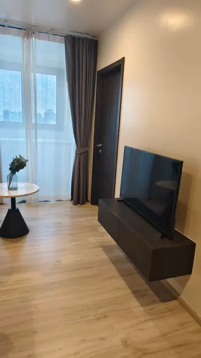 Condo 1 chambre à louer près de la station MRT Huai Khwang, photo 4 sur 5