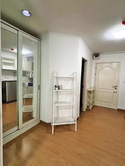 Condo 1 chambre à louer près de la station BTS Bearing, photo 2 sur 5
