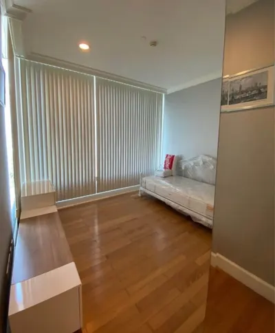 3-bed condo for rent at Royce Private Residences, photo 3 of 5