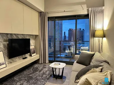 1-bed condo for rent at The Lofts Asoke, photo 2 of 5