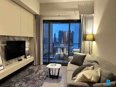 1-bed condo for rent at The Lofts Asoke, photo 1 of 5