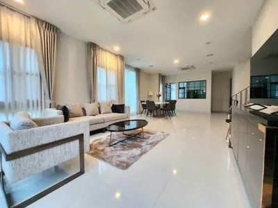 This listing, photo 3