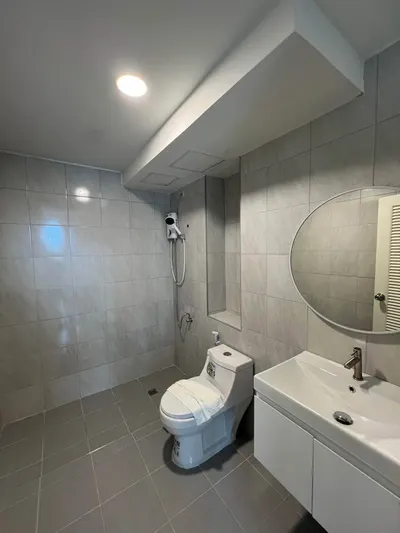 1-bed condo for sale near MRT Huai Khwang, photo 4 of 5