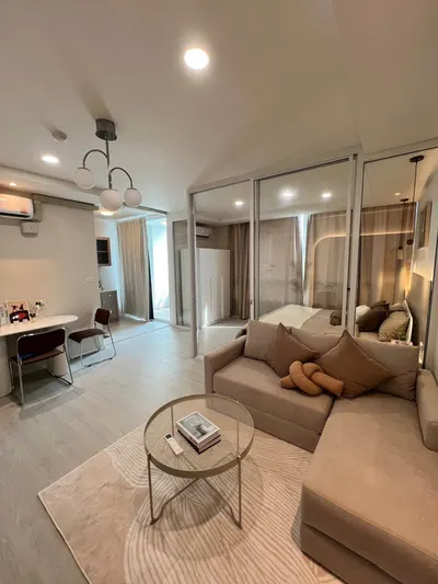 1-bed condo for sale near MRT Huai Khwang, photo 2 of 5