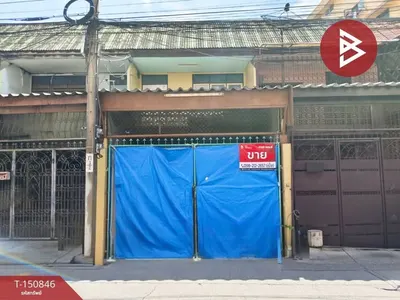 2-bed townhouse for sale near BTS Bang Na, photo 1 of 5