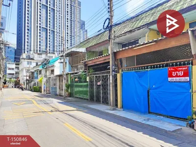 2-bed townhouse for sale near BTS Bang Na, photo 2 of 5
