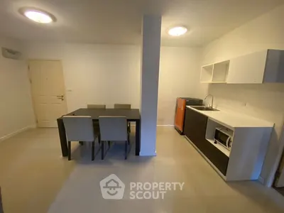 2-bed condo for rent near BTS Bang Wa, photo 1 of 5