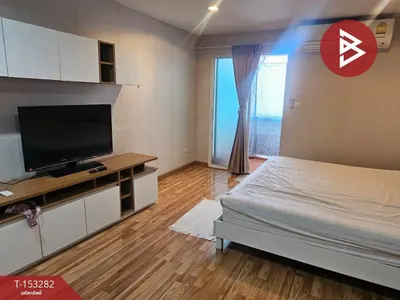 1-bed condo for sale near MRT Huai Khwang, photo 1 of 5