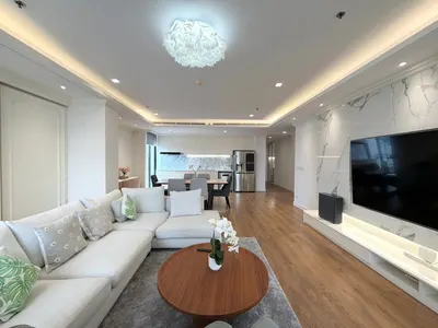 3-bed condo for sale near BTS Phrom Phong, photo 2 of 5
