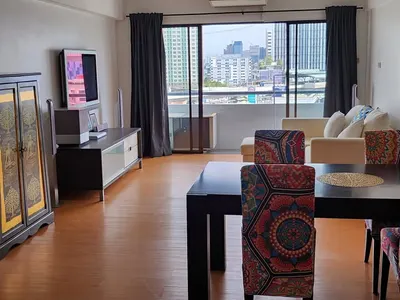 1-bed condo for sale near BTS Ratchayothin, photo 1 of 5