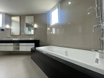 Condo 4 chambres à louer près de la station MRT Thailand Cultural Centre, photo 5 sur 5