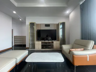 Condo 4 chambres à louer près de la station MRT Thailand Cultural Centre, photo 1 sur 5