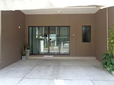 4-bed townhouse for sale near MRT Khu Bon, photo 3 of 5