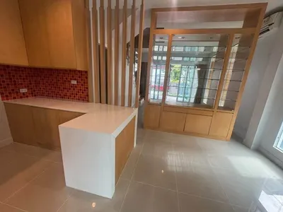 This listing, photo 3