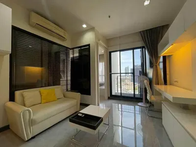Urbano Absolute Sathon-Taksin的1房公寓出售，第1张，共5张