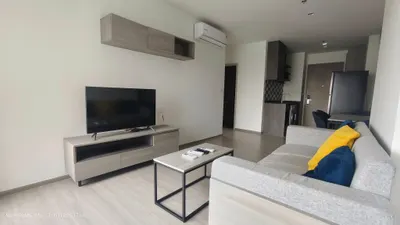 Condo 2 chambres à louer près de la station BTS Thong Lo, photo 2 sur 5
