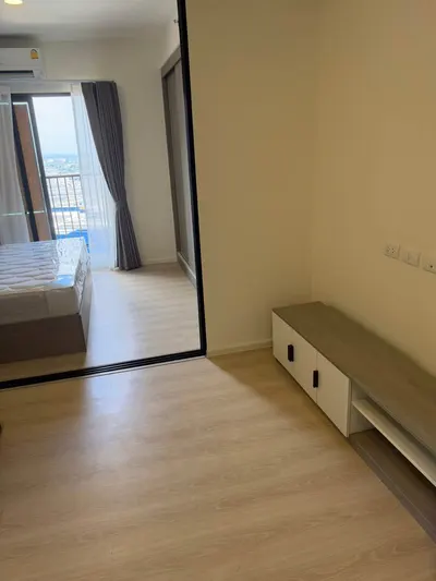 Condo à louer près de la station BTS Bang Na, photo 3 sur 5