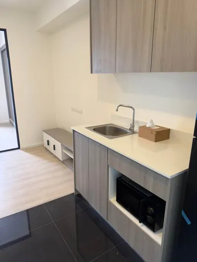 Condo à louer près de la station BTS Bang Na, photo 2 sur 5