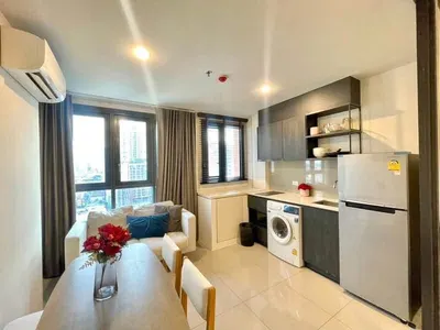 1-bed condo for rent at XT HUAIKHWANG, photo 2 of 5