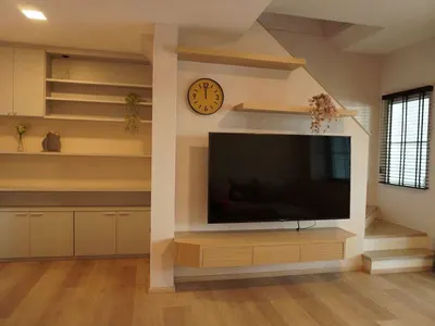 Maison de ville 2 chambres à louer près de la station BTS Bang Na, photo 1 sur 5