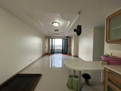 1-bed condo for sale near MRT Lat Phrao, photo 2 of 5