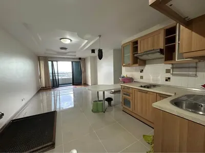 1-bed condo for sale near MRT Lat Phrao, photo 1 of 5