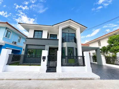 Maison 4 chambres à vendre près de la station MRT Bang Phlu, photo 1 sur 5