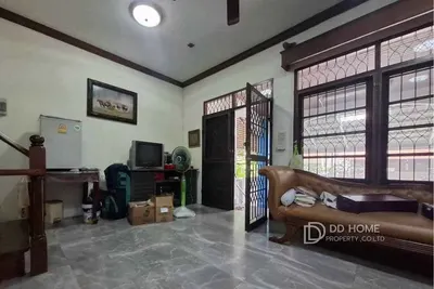 MRT 邦坤暖站附近的4房独栋住宅出售，第4张，共5张