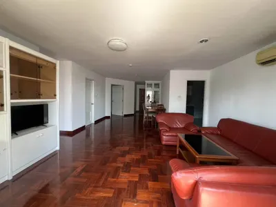 2-bed condo for rent near MRT Sukhumvit, photo 3 of 5