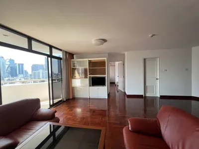 2-bed condo for rent near MRT Sukhumvit, photo 2 of 5