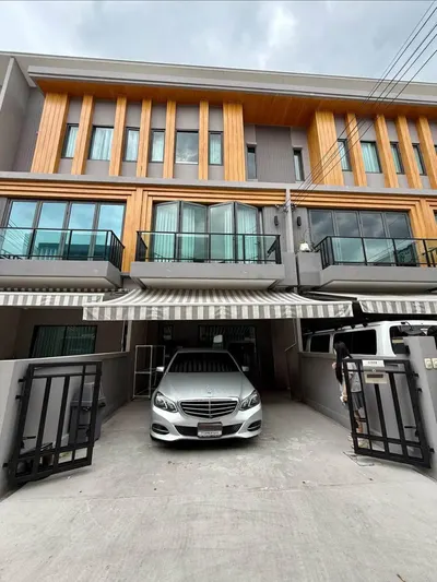 ให้เช่าทาวน์เฮาส์ 3 ห้องนอน ใกล้ ARL บ้านทับช้าง รูปที่ 1 จาก 5