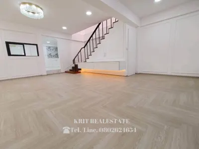 BTS バーンチャーク駅周辺の3ベッドルームタウンハウス（売買）、写真3/5