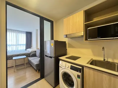 Condo for rent near BTS Bang Na, photo 1 of 5