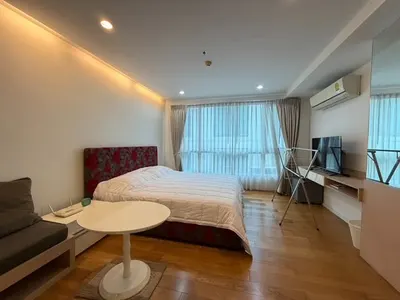 1-bed condo for sale at 15 Sukhumvit Residences, photo 1 of 5