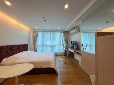 1-bed condo for sale at 15 Sukhumvit Residences, photo 2 of 5