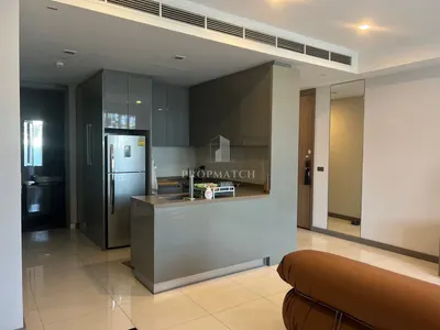 2-bed condo for rent near MRT Si Lom, photo 4 of 5