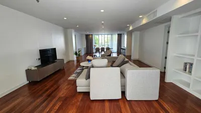Maison 4 chambres à louer près de la station BTS Ekkamai, photo 2 sur 5