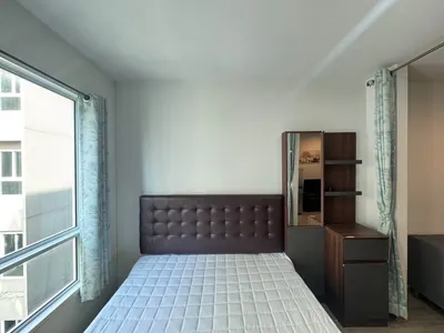 Condo for rent at Regent Home 97/1, photo 2 of 5